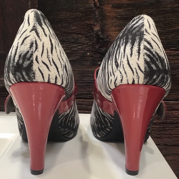 Fergalicious Celeste Patent Pump Zebra Print Leather Red High Heel Shoe SZ 7.5 - Picture 6 of 15